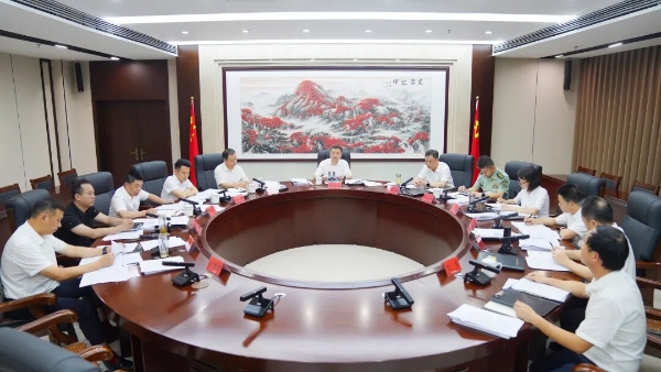 區委常委會召開會議 吳宜文主持